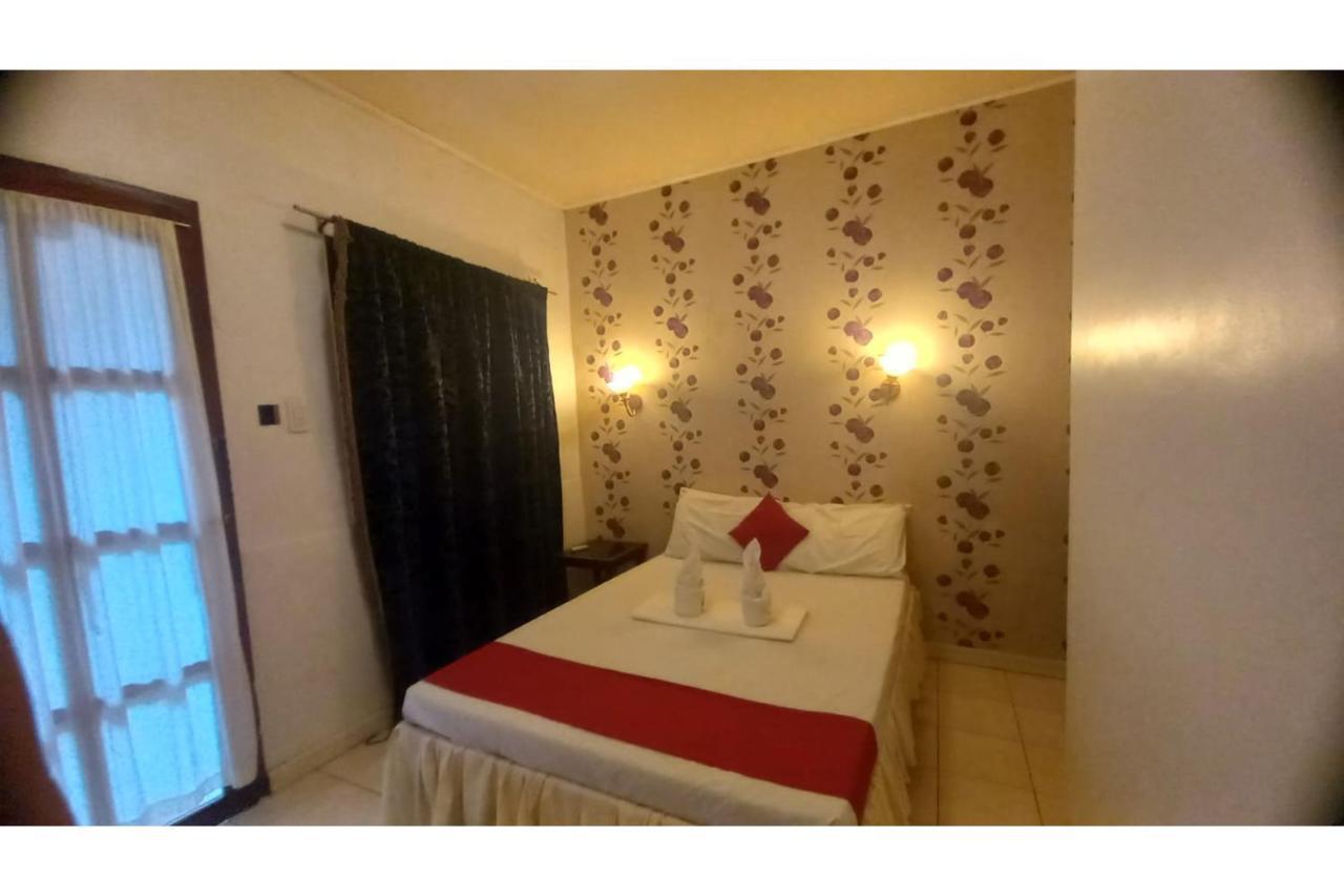 Oyo 934 Bea'S Garden Inn Tiniguiban Ngoại thất bức ảnh